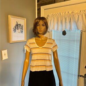 Me to We‎ Shirt SZ MED